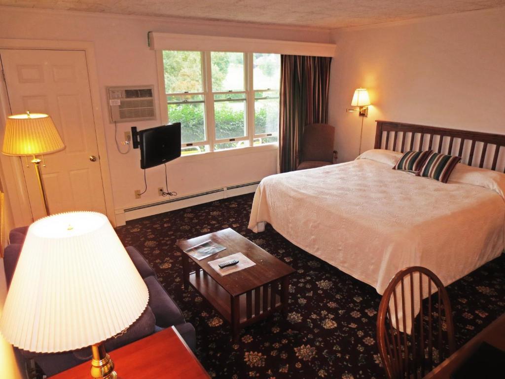 The Thompson House Hotel Windham Room photo